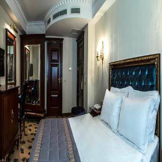 Cassiel Hotel