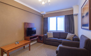 Room
 di The New London Carlton Hotel & Apartments