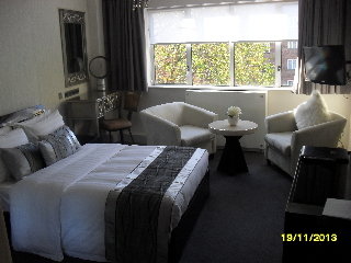 Room
 di The New London Carlton Hotel & Apartments