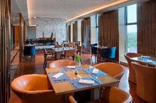 Sheraton Changchun Jingyuetan Hotel