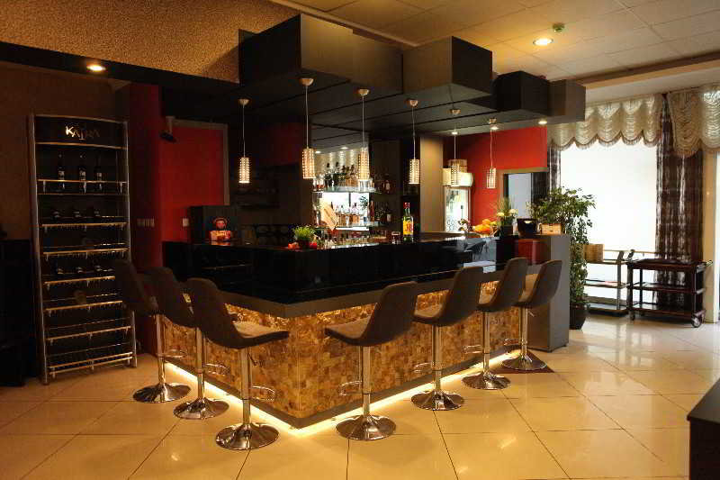 Bar
 di Teona Otel