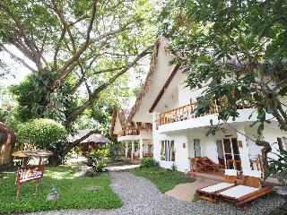 Pura Vida Beach and Dive Resort