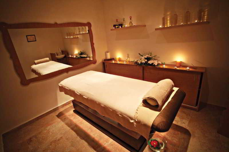 Sports and Entertainment
 di Elmas Garden Inn