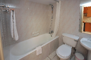 Room
 di Nelia Gardens