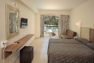 Room
 di Nelia Gardens