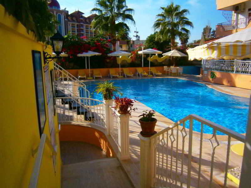 Pool
 di Belturk Apart Hotel