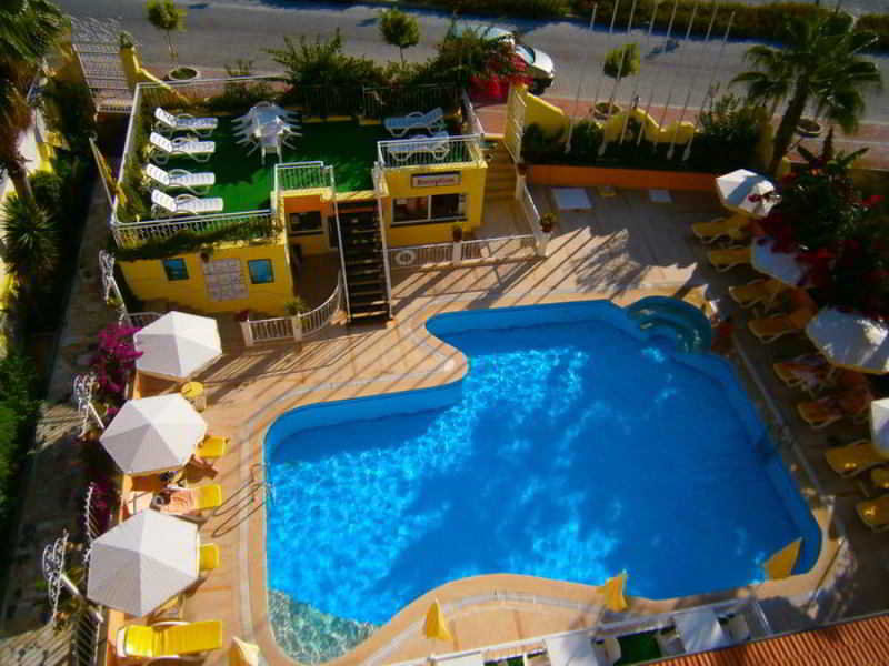 Pool
 di Belturk Apart Hotel