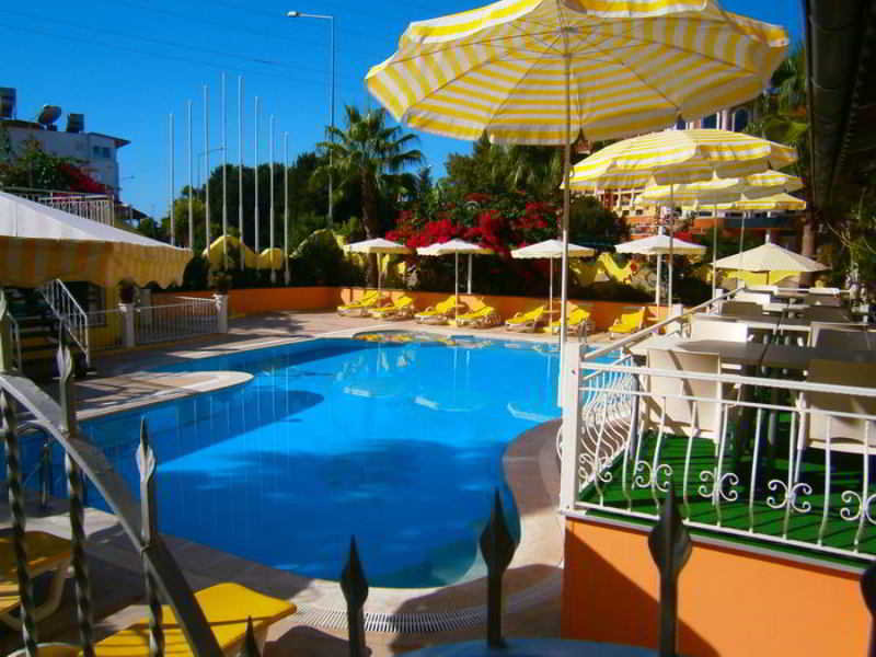 Pool
 di Belturk Apart Hotel