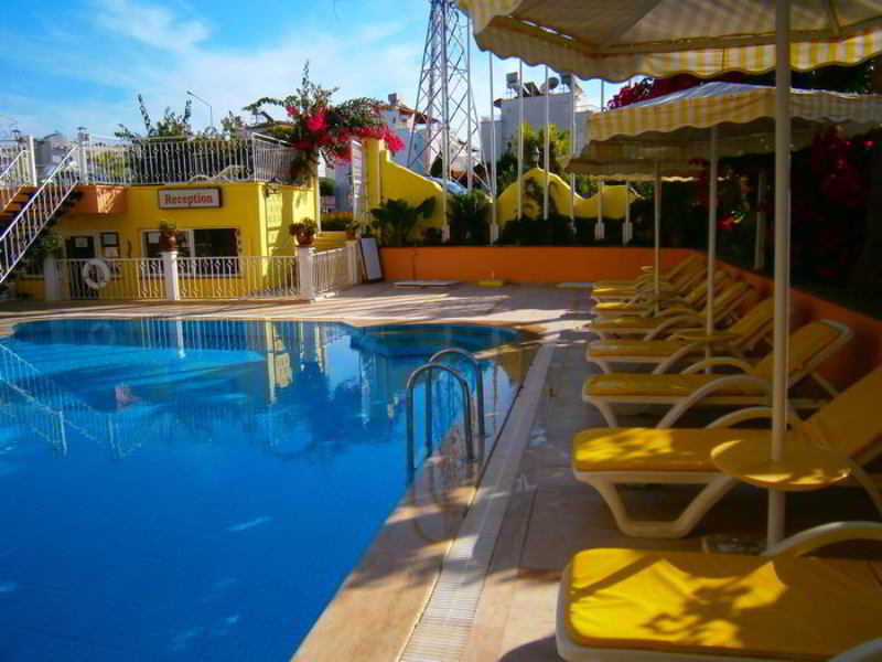 Pool
 di Belturk Apart Hotel