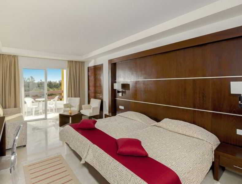 Room thumbnail 2