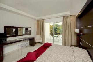 Room thumbnail 3
