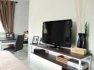 Room thumbnail 3