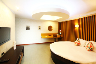 Room thumbnail 33