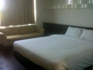 Room thumbnail 1