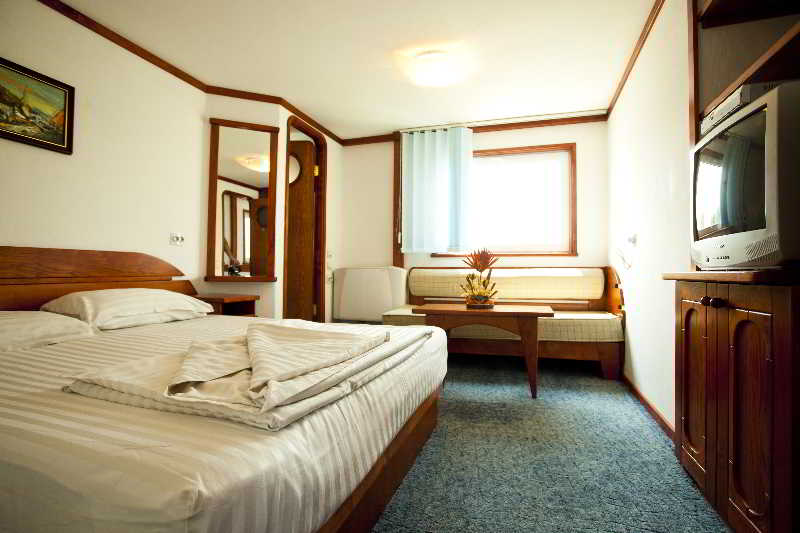 Room
 di Botel GGGociman