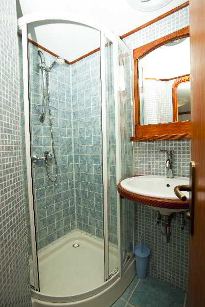 Room
 di Botel GGGociman