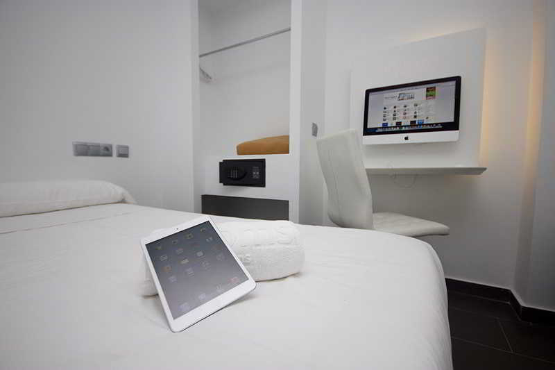 Room
 di Irooms Rooms