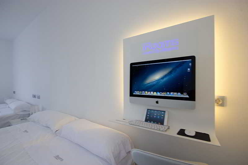 Room
 di Irooms Rooms