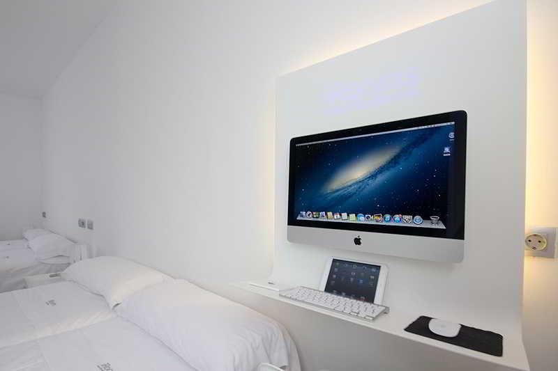 Room
 di Irooms Rooms