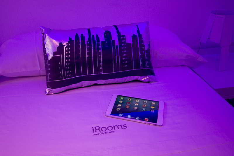 Room
 di Irooms Rooms