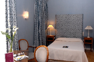 Room
 di QUALYS-HOTEL Le Pavillon d'Enghien