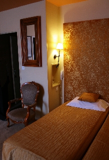 Room
 di QUALYS-HOTEL Le Pavillon d'Enghien