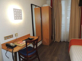 Room thumbnail 7