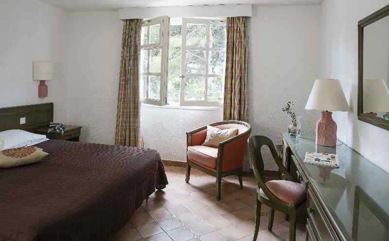 Room
 di RELAIS DU SILENCE LE Canoubié