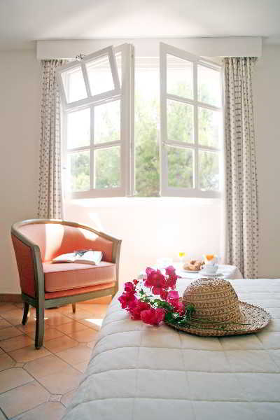 Room
 di RELAIS DU SILENCE LE Canoubié