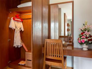 Room thumbnail 142
