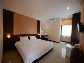 Room thumbnail 11