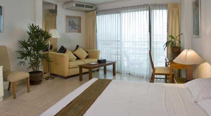 Room thumbnail 13