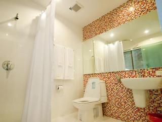 Room thumbnail 8