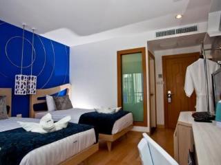 Room thumbnail 3