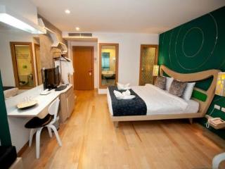 Room thumbnail 6