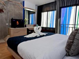 Room thumbnail 8