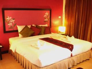 Room thumbnail 4