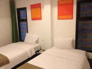 Room thumbnail 3