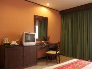 Room thumbnail 6
