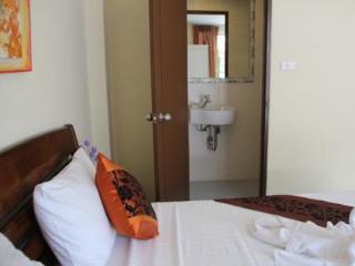 Room thumbnail 8