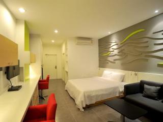Room thumbnail 6