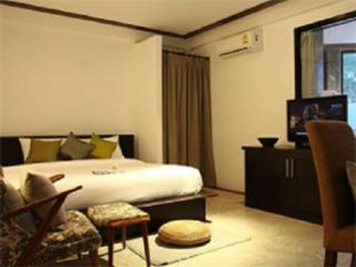 Room thumbnail 9