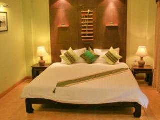 Room thumbnail 2