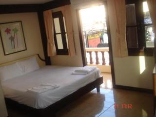 Room thumbnail 3
