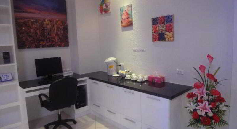 Room thumbnail 7