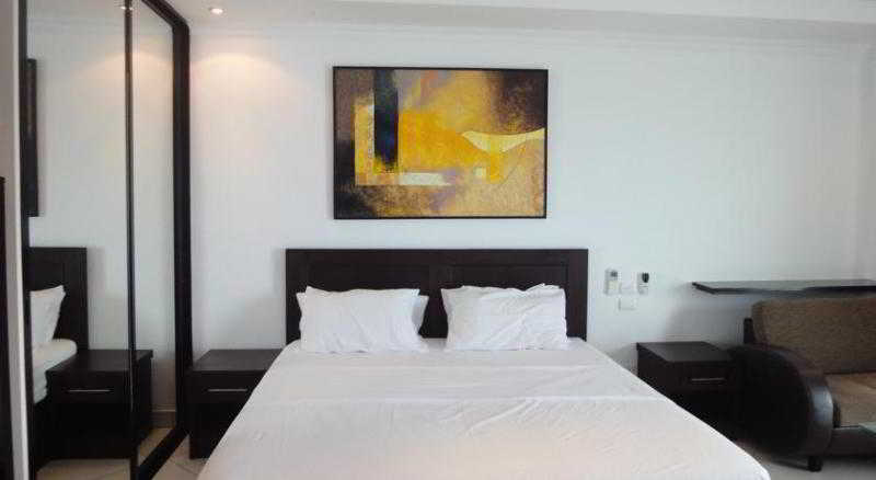 Room thumbnail 9