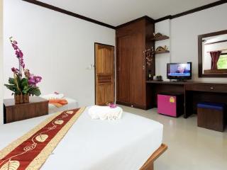 Room thumbnail 3