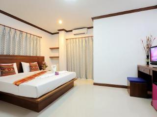 Room thumbnail 5