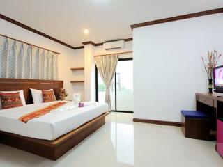 Room thumbnail 6