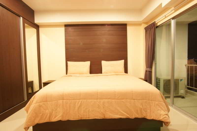 Room thumbnail 53